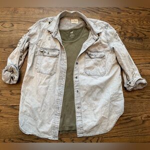 American Eagle Distressed Overshirt + H&M Ribbed Tank Bundle Women’s Small